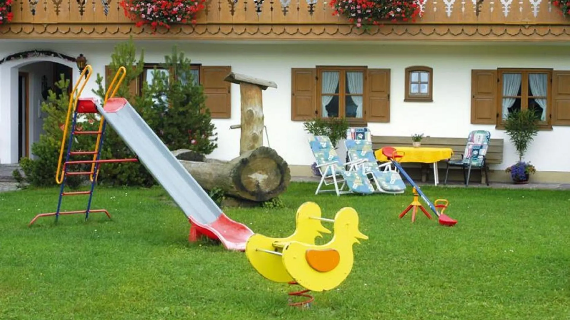 Apartmán Ferienwohnungen Zum Baur Krün