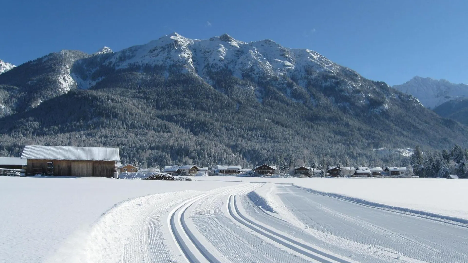 Ferienwohnungen Zum Baur Krün